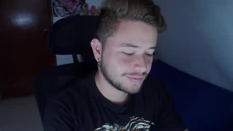 JOHAN independient model online show from November 14, 1:10 pm