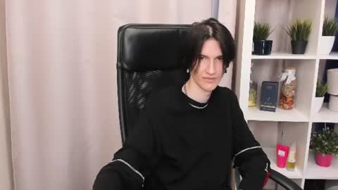 john__strong online show from June 19, 9:29 pm