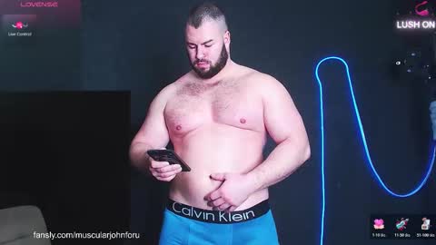 Snapshot of john_and_kiss chatting on February 19, 8:32 am john and kiss online show from February 19, 8:32 am