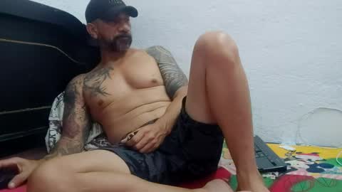 Snapshot of john_balthor chatting on December 22, 10:15 pm online show from December 22, 10:15 pm