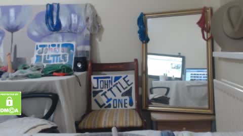 Snapshot of john_little_one chatting on February 22, 2:39 am JOHN online show from February 22, 2:39 am