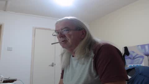 Snapshot of john_little_one chatting on September 23, 2:14 am JOHN online show from September 23, 2:14 am