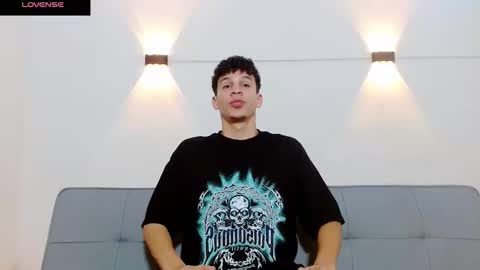 john_ssnow29 online show from October 22, 12:38 pm