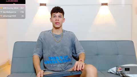 john_ssnow29 online show from December 3, 1:42 pm