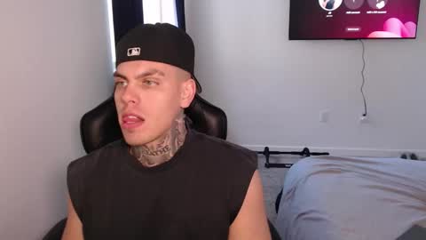 JAXX online show from January 14, 9:31 pm