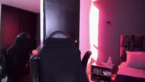 Snapshot of johnbelt_ chatting on February 17, 8:37 pm john belt online show from February 17, 8:37 pm