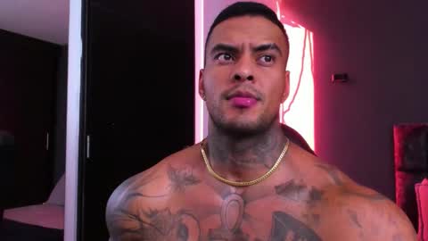 Snapshot of johnbelt_ chatting on February 28, 8:43 pm john belt online show from February 28, 8:43 pm