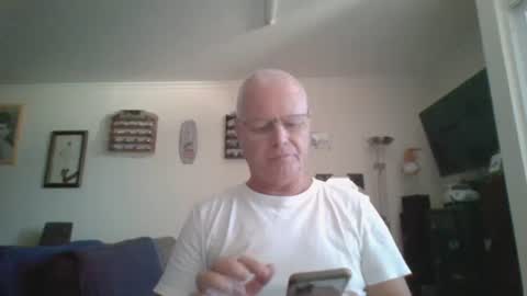 Snapshot of johndesnudado chatting on October 4, 10:57 am johndesnudado online show from October 4, 10:57 am