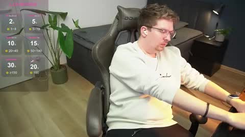 Jones online show from January 4, 7:55 pm