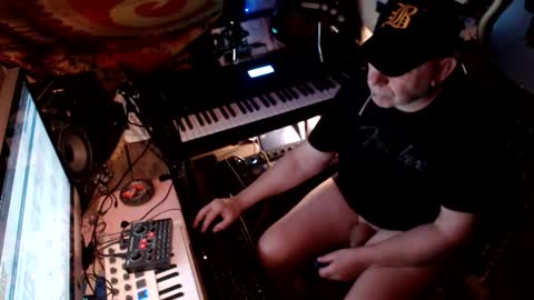 Snapshot of johnfeelgood004 chatting on January 19, 5:00 am johnfeelgood004 online show from January 19, 5:00 am