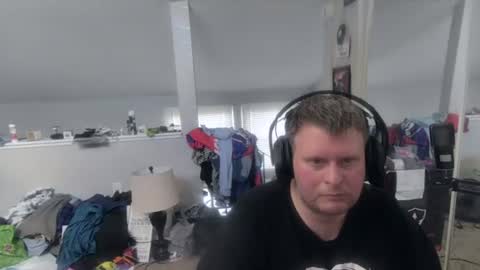 johnfernandez784 online show from June 19, 1:37 pm