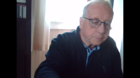 Snapshot of johnjohn6226623 chatting on March 19, 10:52 am johnjohn6226 online show from March 19, 10:52 am