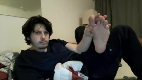 Snapshot of johnjohn90909 chatting on December 27, 1:43 am johnjohn online show from December 27, 1:43 am