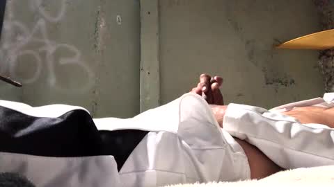 Snapshot of johnjonnnn28 chatting on January 22, 1:53 pm johnjonnnn28 online show from January 22, 1:53 pm