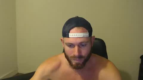 Snapshot of johnla25 chatting on October 14, 2:56 am johnla25 online show from October 14, 2:56 am