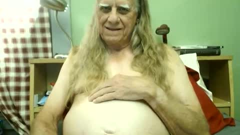 Snapshot of johnnieq1971 chatting on June 2, 1:18 am johnnieq1971 online show from June 2, 1:18 am