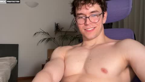Snapshot of johnnnyhorny chatting on May 25, 9:21 pm Johnny online show from May 25, 9:21 pm