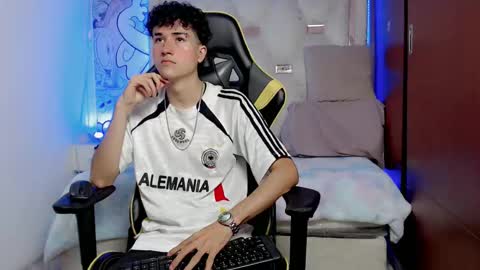 johnny_cagee online show from October 17, 9:12 am