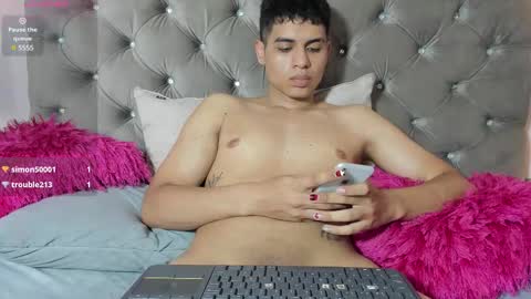 Snapshot of johnny_romano chatting on February 19, 12:57 am johnny_romano online show from February 19, 12:57 am
