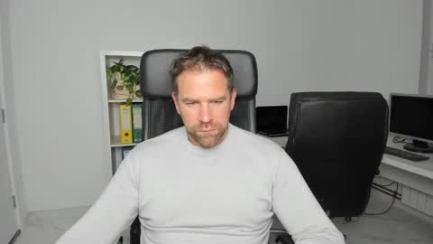 Snapshot of johnnydough82 chatting on December 3, 5:09 am johnnydough82 online show from December 3, 5:09 am