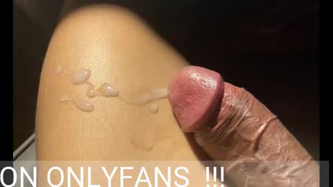 Snapshot of johnnyfun_xxx chatting on December 3, 3:30 am Johnnystrongarms                 online show from December 3, 3:30 am