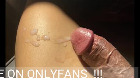 Snapshot of johnnyfun_xxx chatting on December 4, 4:54 am Johnnystrongarms                 online show from December 4, 4:54 am