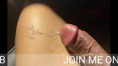 Snapshot of johnnyfun_xxx chatting on February 24, 2:51 am Johnnystrongarms                 online show from February 24, 2:51 am