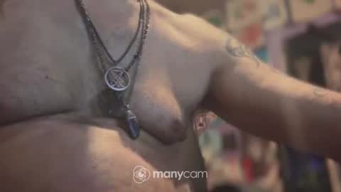 Snapshot of johnnyshung1 chatting on January 6, 1:30 pm johnnyshung1 online show from January 6, 1:30 pm