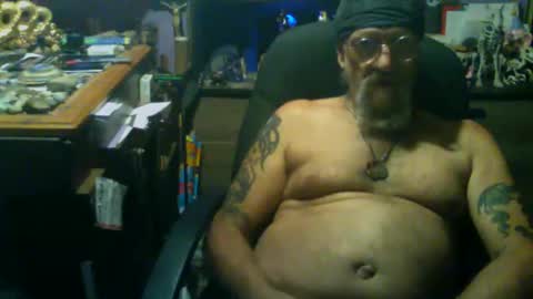 Snapshot of johnnyshung1 chatting on September 11, 9:31 am johnnyshung1 online show from September 11, 9:31 am