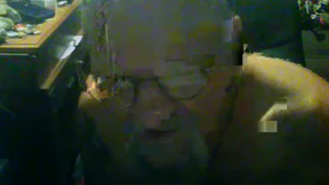 Snapshot of johnnyshung1 chatting on October 18, 9:15 pm johnnyshung1 online show from October 18, 9:15 pm