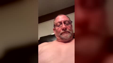 Snapshot of johnpetzoldt chatting on April 15, 5:03 am johnpetzoldt online show from April 15, 5:03 am