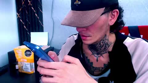 johnsonisaac94  online show from February 17, 7:15 am