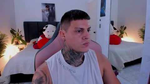 Snapshot of johny_multicum chatting on October 10, 4:06 pm Johny online show from October 10, 4:06 pm