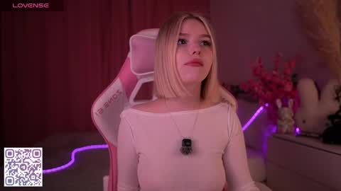 Paula online show from April 17, 1:30 am