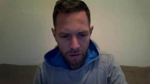 jojo19844 online show from October 6, 4:54 am