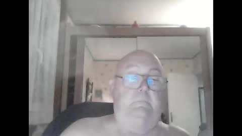 Snapshot of jojo60000529566 chatting on April 1, 3:51 am jojo60000529566 online show from April 1, 3:51 am