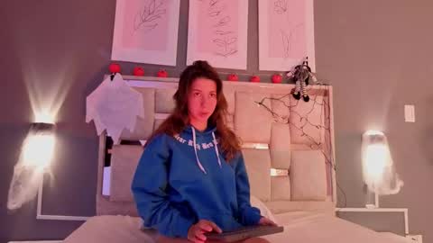 jolie_lov online show from September 30, 1:49 pm