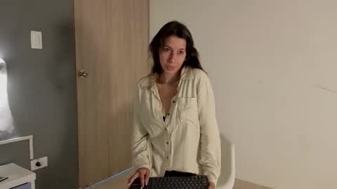 jolie_lov online show from October 6, 1:08 pm