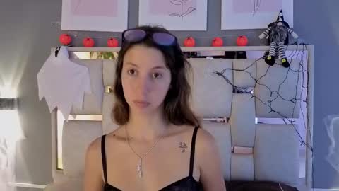jolie_lov online show from October 11, 1:42 pm