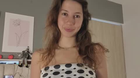 jolie_lov online show from October 18, 1:23 pm