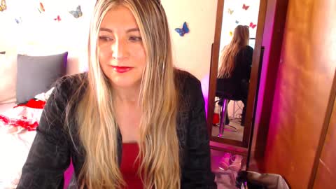 Jolie Mature online show from October 7, 9:34 pm