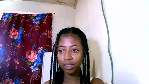 Snapshot of joliekah27 chatting on January 22, 1:32 pm joliekah27 online show from January 22, 1:32 pm