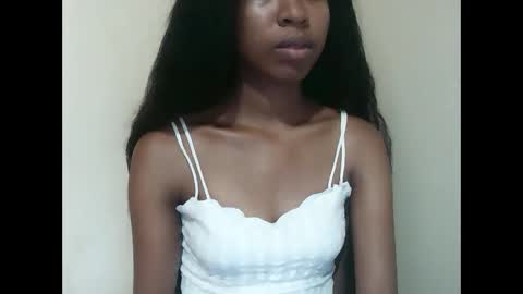 joliekah27 online show from March 28, 4:45 am