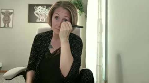 Snapshot of joliexx41 chatting on October 3, 12:35 pm Jolie online show from October 3, 12:35 pm