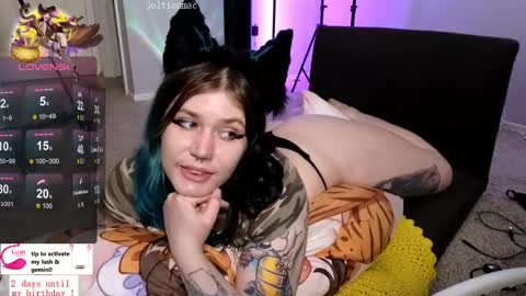 Snapshot of joltionmac chatting on February 27, 6:31 pm JoltionMac JJ online show from February 27, 6:31 pm