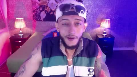 Jonas  online show from November 25, 7:47 pm