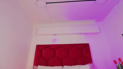 Jonas  online show from September 11, 12:38 pm