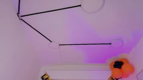 Jonas  online show from October 16, 1:12 pm