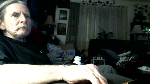 Jonelvis123456 online show from April 16, 8:48 am