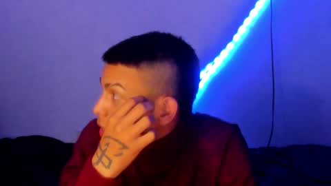 Snapshot of jonesgowther chatting on January 18, 3:09 am jonesgowther online show from January 18, 3:09 am